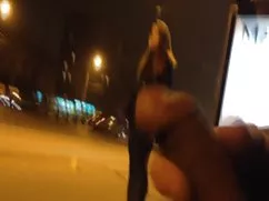猫嘴唇在说(联系)青少年和