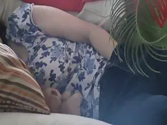 迪克同性恋婚姻玩的很大弹性的多汁的胸部